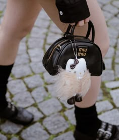 Bag Charms Aesthetic, Charms Aesthetic, Jisoo Aesthetic, Girl Aesthetics, Decorated Bags, Street Style Bags, Accessorize Bags, Miu Miu Bag, Bag Jewelry