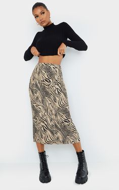 Zebra Print Skirt Outfit, Midi Skirt Outfit Winter, Printed Skirt Outfit, Sweat Noir, Zebra Print Skirt, Plisse Fabric, Brunch Dates, Midi Skirt Outfit