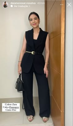 Vest Blazer Outfit Classy, Casual Uniform Outfits, Business Casual Jackets Women, Easy Chic Outfits Minimal Classic, Sleeveless Blazer Outfit Work, Black Sleeveless Blazer Outfit, Semi Formal Outfits, Look Office, Casual Work Outfits Women