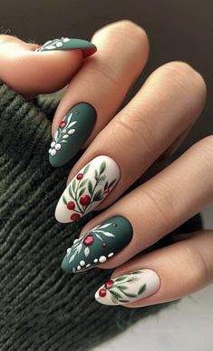 Chrismas Nail Art, December Nails Christmas, Nails December, Nails Xmas, December Nails, Classy Christmas, Nail Care Tips, Nails Christmas, Winter Nail Art