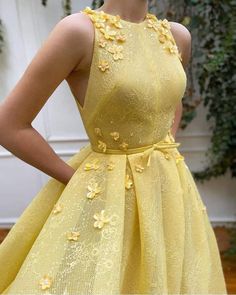 فستان زهري, Teuta Matoshi, Yellow Evening Dresses, Yellow Gown, Prom Ideas, فستان سهرة, Pageant Dresses, Evening Dresses Prom, Classy Dress