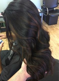 Black Hair With Brown Highlights, Highlights For Dark Brown Hair, Rambut Brunette, Brunette Ombre, Black Hair Balayage