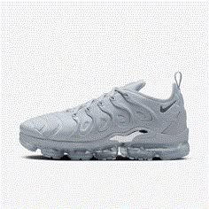 The Nike Air VaporMax Plus looks to the past and propels you into the future. Nodding to the 1998 Air Max Plus with its floating cage, padded upper and heel logo, it adds revolutionary VaporMax Air technology to ramp up the comfort and create a modern look. Nike Vapor Max Air, Nike Vapor Max Plus, Men Nike Shoes, Nike Vapormax Plus, Vapormax Nike, Nike Shoes For Boys, Nike Slippers, Nike Vapor Max, Nike Air Vapormax 2019