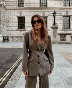 Dark Brown Blazer Outfit, Schools Out, Brown Blazer Outfit, Chloe Lloyd, Zara Suits, Wide Leg Jeans Outfit, Brown Blazer, Grown Women, Zara New