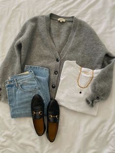 Outfits For Females, Winter Outfits Inspiration, Top Outfit Ideas, Top Outfit, Modern Wardrobe