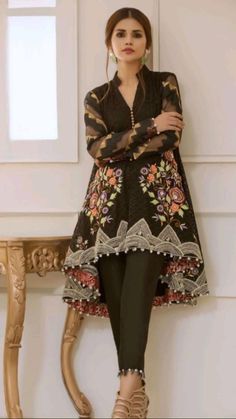 Annus Abrar, Aplic Work, Black Formal Dress, Casual Suits, Frock Fashion, Pakistani Fashion Casual, Pakistani Fancy Dresses, Pakistani Dresses Casual