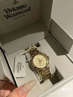 Vivienne Westwood Watch Aesthetic, Vivienne Westwood Aesthetic, Small Gold Watch, Gold Vivienne Westwood, Jewelry Vivienne Westwood, Vivienne Westwood Accessories, Westwood Jewellery, Watch Aesthetic