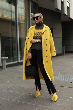 #Autumn #Colors #AutumnStyle #Fashion #İnspo Yellow Coat Outfit, Yellow Shoes Outfit, Blair Eadie, Yellow Coat, Yellow Outfit, Fashion Sites, Style Inspiration Winter, Trendy Fall Outfits