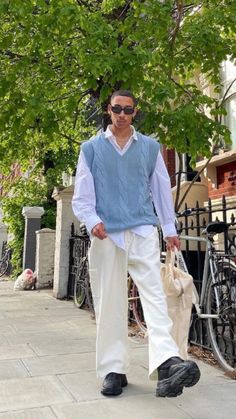 Smart Casual Menswear, 90s Fashion Men, Aesthetic Outfits Men, Sweater Vest Mens, Outfits Hombre, Sweater Vests