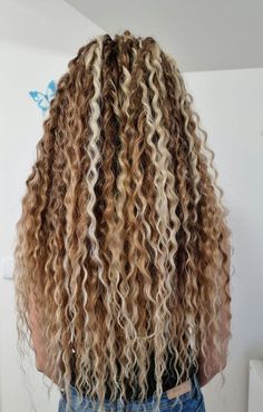 Wavy Dreadlock Extensions, Boho Hairstyles For Long Hair, White Girl Braids, Curly Dreads, Braided Headwrap, Dread Hair, Dreads Extensions, Types Of Hair Color, Afro Braids