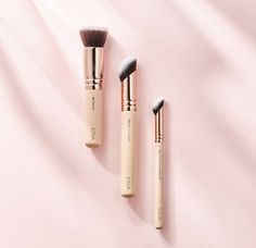 Mini Makeup, Elegant Makeup, Makeup Photography, Powder Puff, Beauty Blender, Makeup Brush Set, Photography Inspo, Beauty Photography, Powder Brush