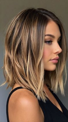 Chic Lob Haircuts with BalaLob Hai Haircuts With Balayage, Long Lob, Balayage Lob, Shoulder Length Blonde, Perfect Blonde Hair, Lob Haircuts, Chic Hairstyle, Braided Styles, Lob Haircut