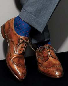 Business Attire For Men, Don Pedro, The Sartorialist, Mens Club, Brown Shoes, Sharp Dressed Man, Men's Socks, Well Dressed Men, Man Style