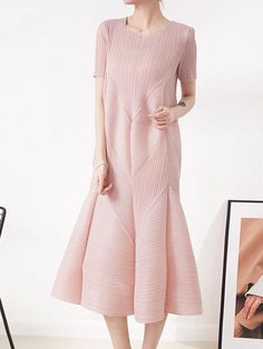 High Waisted Loose Pleated Solid Color Round-Neck Midi Dresses