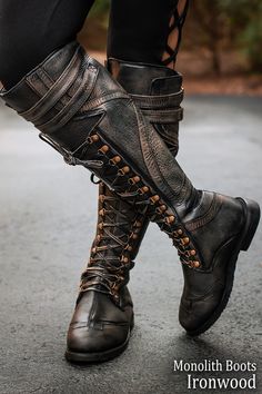 Steampunk Boots, Achilles Tendon, Doc Martens Boots, Soft Spot, Fashion For Men, Alt Fashion, Clothing Inspiration, Creative People, Fantasy Clothing