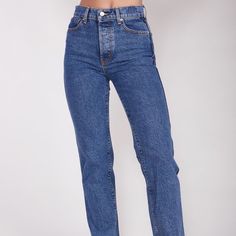 -Wash Is More Like In Website Picture Than On Camera -Cute Mom Jeans -Never Worn Cute Mom Jeans, American Eagle Mom Jeans, Jeans American Eagle, American Eagle Outfitters Jeans, American Eagle Outfitters, Mom Jeans, American Eagle, Jeans Size, Straight Leg