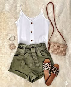 White Linen Top, Olive Shorts, Paperbag Shorts, Peplum Tops, Winter Trends, Cute Summer Outfits, Green Shorts