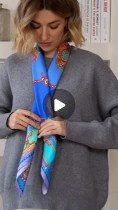 How To Fold Scarf, Potpourri Christmas, Mode Tips, Silk Scarf Style