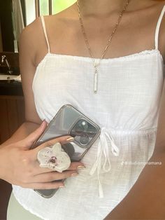 iphone | accessories | summer accessories | phone cases | phone accessories | pop socket | flower accessories Iphone 7 Phone Cases, Phone Case Inspo, Book Business, Divine Feminine Energy, Pop Socket, Iphone Aesthetic, Flower Accessories