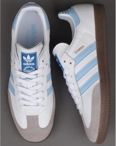 Casuals Football Style, Sambas Adidas, Looks Adidas, 80s Stuff, Indoor Football, Look Adidas, Adidas Shoes Mens, Adidas Trainers