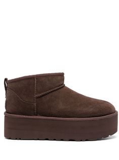 UGG Classic Ultra Mini Platform Boots - Farfetch Classic Ugg Boots, Ugg Boots Australia, Ugg Classic Ultra Mini, Cameron Diaz, Latest Fashion Design, Sheepskin Boots, Ugg Classic, Classic Boots, Boot Brands