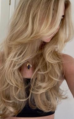 Soft Healthy Hair, Gold Jewellery Necklace, Blonde Layered Hair, Competition Hair, Blond Ombre, Hairstyle Examples, Korean Hair Color, Summer Recipe