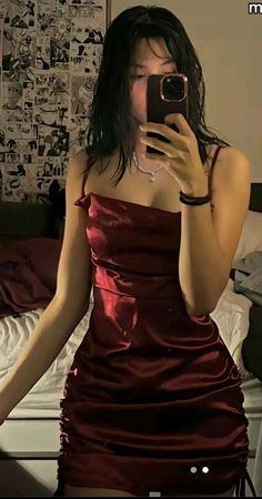 Red Hoco Dresses, Red Hoco Dress, Vestidos Color Vino, Satin Homecoming Dresses, Wine Red Dress, Hot Prom Dress, Dark Red Dresses, Short Satin, Red Silk Dress