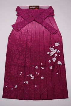 A pair of red Hakama pants/skirt to wear with Japanese Kimono or Haori jacket.  Sweet Ume cherry blossom detail runs across the front. Item: Hakama Kimono Skirts / Andon style No. ktm243 Size:  S: Hakama-  34inch (87cm) length.  Width - fit many sizes   If you are 150-155cm tall, this hakama will fit you well. Condition: Vintage, NEW. Please check the photos. Shop the entire collection https://fujiyamarock.etsy.com Ships FREE by Express DHL.  5-10 day delivery from ship by date. Thanks so much for visiting! Female Hakama, Hakama Kimono, Japanese Hakama, Kimono Skirt, Kataginu Hakama, Kimono Hakama, Traditional Red Winter Kimono, Kimono Pants, Red Kimono Traditional Japanese