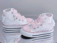 Girls Wedding Shoes, White Shoes For Girls, Converse Girls, Bling Converse, Baby Mode, Baby Converse, Baby Bling, Girls Converse