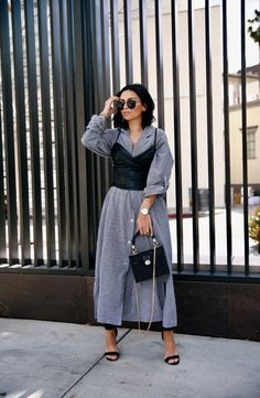 f4a4da9aa7eadfd23c7bdb7cf57b3112desc47473177ri Fashion Weeks, Black Women Fashion, Street Style Inspiration, Looks Chic, Mode Vintage, Trending Now, Outfits Casuales