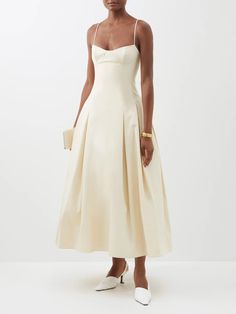 Unique Wedding Outfits, Khaite Dress, Best Wedding Dress Designers, Box Pleated Dress, Roman Holiday, Simple Dress, Best Wedding Dresses, Perfect Wedding Dress, Versatile Dresses