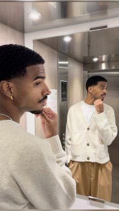 Guy Photo Poses, Haircut Black Man, Clean Guy Aesthetic, Black Man Hairstyle, Black Guy Hairstyles, Black Man Haircut, Handsome Black Guys, Black People Aesthetic, Black Man Aesthetic