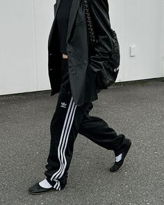 Adidas Track Jacket Outfit Street Style, Adidas Jacket Outfit Street Style, Adidas Track Jacket Outfit, Cinematic Vlog, Adidas Jacket Outfit, Outfit Street Style, Adidas Track Jacket, Red Thread, Adidas Fashion