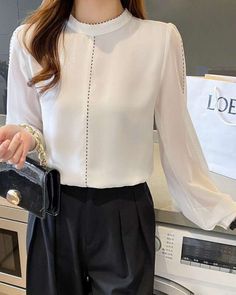 Stand Neck, Style Korea, Neck Shirt, Nice Tops, Blouse Designs, Work Outfit, Chic Outfits, Fashion Clothes Women, Casual Outfits