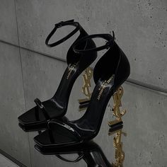 Expensive Heels, Hak Tinggi, Pretty Heels, Stile Hijab, Heels Aesthetic, Fashion Shoes Heels, Shoes Heels Classy, Ysl Heels, Ysl Shoes