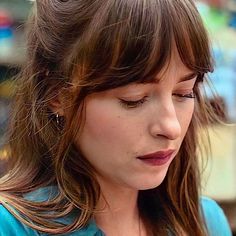 Dakota Johnson Hair Bangs, Dakota Aesthetic, Bangs And Glasses, Have A Nice Week, Grey Hair Inspiration, Hair Inspiration Long