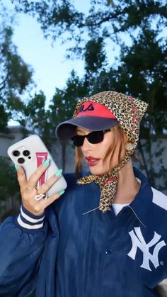 #haileybieber #hailey #rhode #baldwin #coachella Hailey Bieber Cap, Hailey Bieber Head Scarf, Hailey Bieber Hat, Hailey Baldwin Coachella, Hailey Bieber Coachella, Camp Flog Gnaw Outfits, Hayley Bieber, Hailey Rhode Baldwin, Camp Flog Gnaw