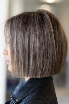 One Length Haircuts, One Length Bobs, One Length Hair, Kort Bob, Bob Hairstyles For Thick, Cool Short Hairstyles, Brown Blonde Hair, Short Hair Haircuts