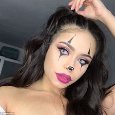 Easy Face Makeup For Halloween, Hallowen Meka Up, Easy Make Up For Halloween, Easy Make Up Halloween, Simple Halloween Makeup Looks Easy, Halloween Make Up Easy, Easy Halloween Eye Makeup, Spider Web Eyeliner, Web Eyeliner