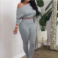 Gray Crop Top/Pant 2pcs Set Perfect For A Night Out, Dinner, Lunch, Brunch Date Or For Entertaining At Home. Crop Top & Pant. Gray Outfits For Women, Gray Outfits, Grey Two Piece, Style Bleu, Mode Rose, Black Two Piece, Two Piece Pants Set, Traje Casual, High Waist Fashion