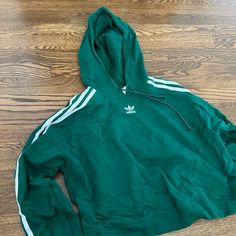 Green Womens Cropped Adidas Hoodie Size Small Never Worn Half Sleeve Hoodie, Adidas Floral, Sport Sweater, Adidas Crop, Adidas Originals Women, Adidas Sweatshirt, Adidas Hoodie, Striped Hoodie, Grey Adidas