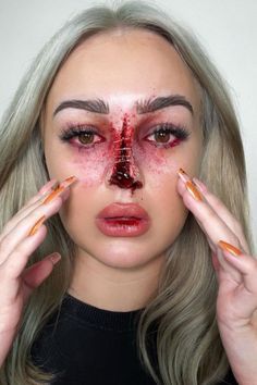 Gory Sfx Makeup Looks, Cinematic Makeup, Gory Halloween Makeup, Wound Makeup, Creative Halloween Makeup, Gore Makeup, Halloween Make-up Looks