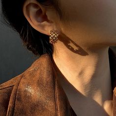 Gold Jewelry Outfit, Chunky Gold Jewelry, Gold Jewelry Aesthetic, Jewelry Stack, Women Korean Fashion, Mini Earrings, Retro Earring, Gold Jewelry Earrings, Mini Hoop Earrings