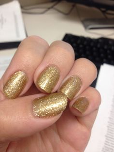 Gold glitter nails! #nailpolish #gold Gold Fingernails, Gold Glitter Nail Polish, 2007 Fashion, Gold Nail Polish, Gold Glitter Nails, Nails Nailpolish, Gold Nail, Glitter Nail Polish, Manicure Ideas