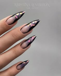 Spring Gold Nails, Cute Birthday Makeup, Tarot Nails, Subtle Nail Art, Latest Nail Designs, Subtle Nails, Birthday Makeup