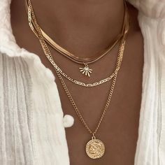 Naomi Necklace, Ashes Necklace, Classy Jewelry, Jewelry Lookbook, Stacked Jewelry, Evil Eye Pendant, Jewelry Inspo, Chain Choker, Pretty Jewellery