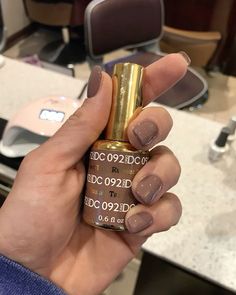 Dnd Chocolate Nails, Dnd Brown Nails, Dnd Gel Polish Colors Brown, Chocolate Glazed Donut Nails Dnd, Brown Dnd Gel Polish, Dnd Brown Gel Polish Colors, Dnd Gel Polish Colors Fall 2023, Dnd Fall Nail Colors 2023, Dnd Brown Gel Polish