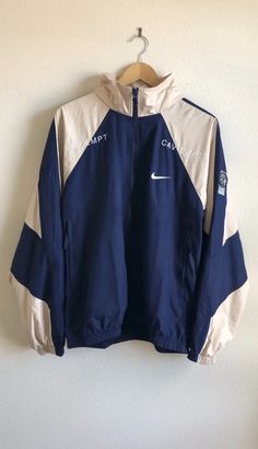 Nike Windbreaker Outfit, Cool Jackets For Men, Windbreaker Outfit, Nike Streetwear, Nike Track Jacket, Retro Sweater, Adidas Track Jacket, Mens Fashion Classy, Adidas Outfit