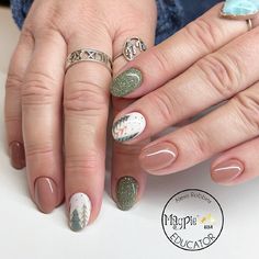 The Best December Nails to Try Magpie Nails, Poodle Styles, December Nails, Christmas Gel Nails, Holiday Nail, Cute Gel Nails, Diamond Nails, Dipped Nails, Birthday Nails