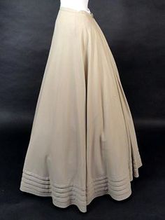 c.1900 Skirt in a beige wool felt tucks and top stitching along the lower edge.  Size: Waist-22  Item number: #GY3911 Skirts To Sew, The Cherry Orchard, Vintage Martini, Islamic Wear, Sew And Sell, Cherry Orchard, Modest Skirts, Rose Cottage, Early 1900s